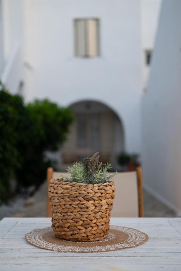 Twins-Trisa Apartments Ornos  Exterior photo