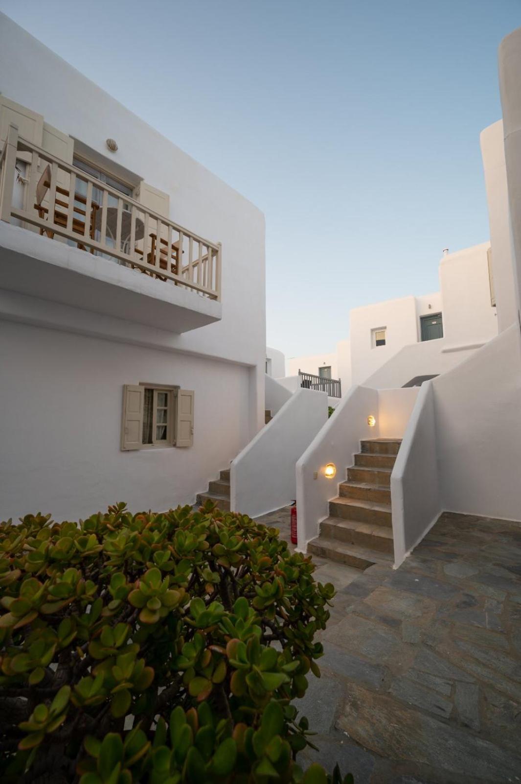 Twins-Trisa Apartments Ornos  Exterior photo